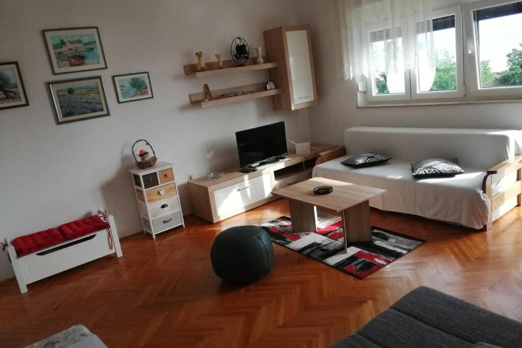 Spacious 2-Room Apartment With Beautiful Sea View تْسْغيكفانِتْسا المظهر الخارجي الصورة